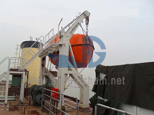 Gravitasi Luffing Arm Tipe Davit