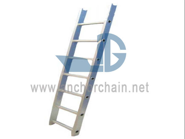 Tangga Vertikal Pipa Aluminium Laut