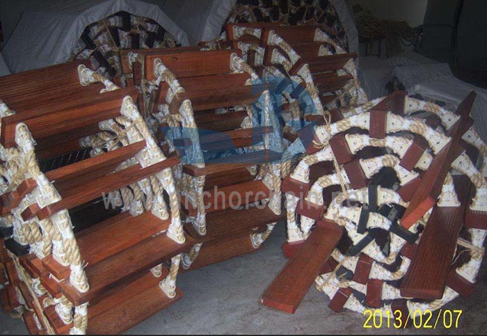 Tangga Pilot Kayu Laut