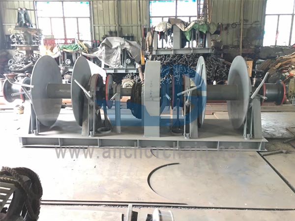 Simetris Tipe El Gabungan Windlass Mooring Winch